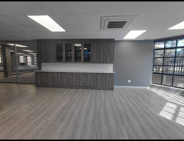 794M² OFFICE TO LET IN LYME PARK